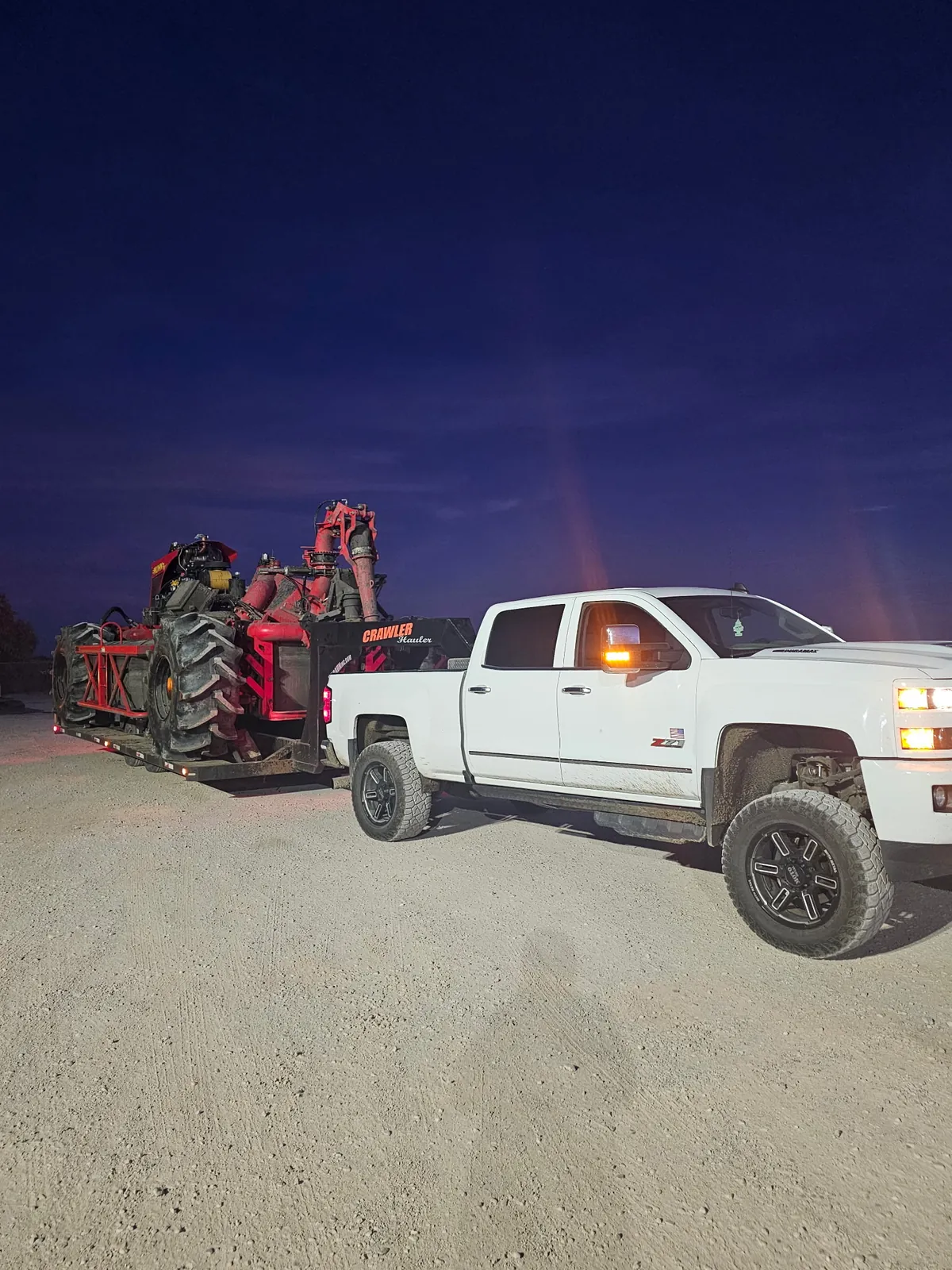 Pacific Pumping crew equipment on location